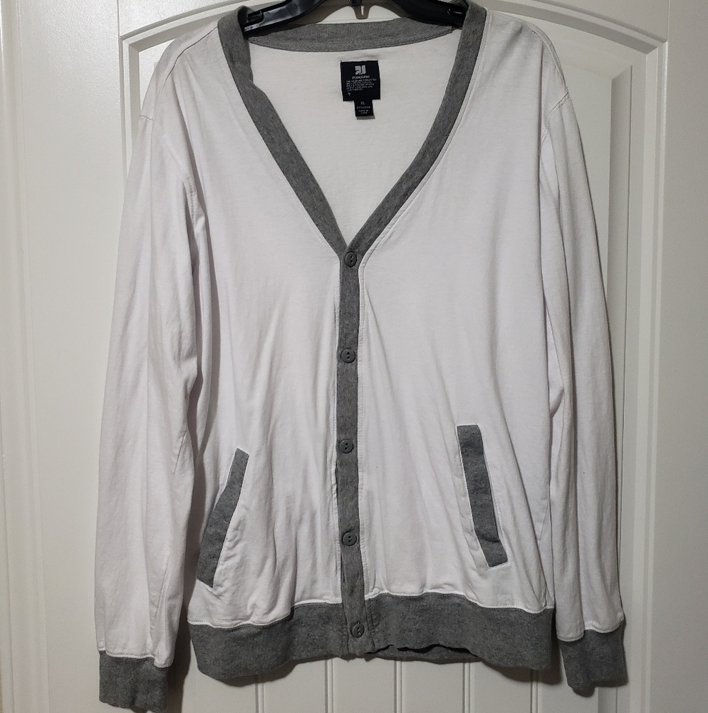 Mens white and gray cardigan Size XL.